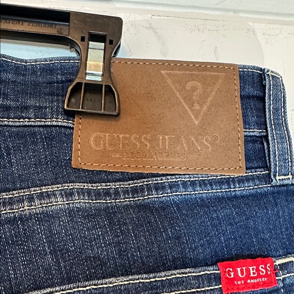 GUESS Slim-Fit Cotton Stretch Denim Blue Jean Shorts 36 waist NWT - Picture 8 of 9